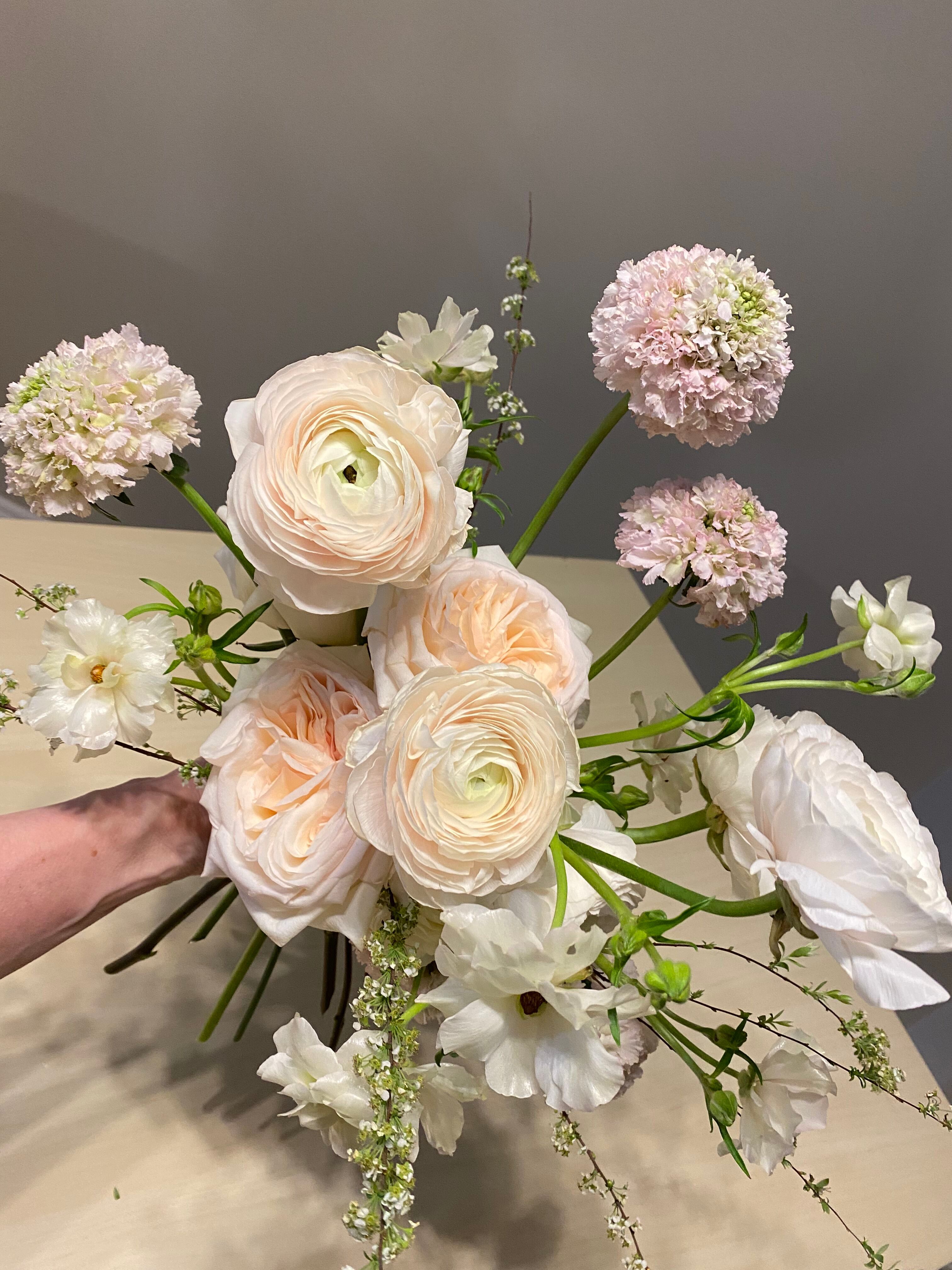 [UPDATE: Description of minimalist floral design photo]